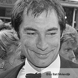 Timothy Peter Dalton wird seit 1987 (007 – Der Hauch des Todes) regelmäßig ...